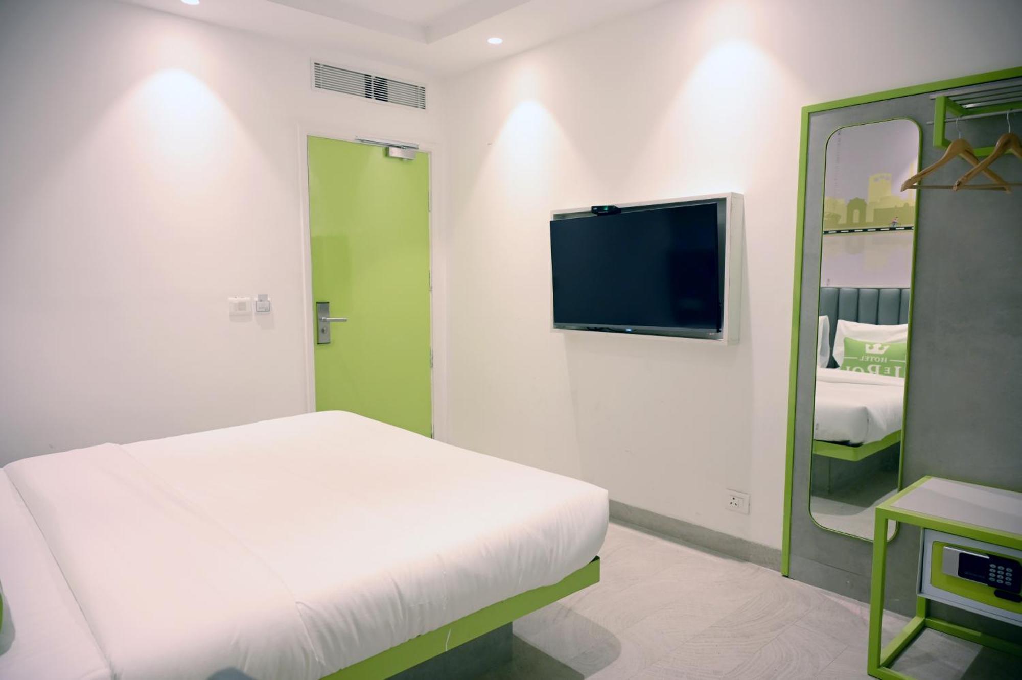 Hotel Le Roi Express Karol Bagh Delhi  Ngoại thất bức ảnh