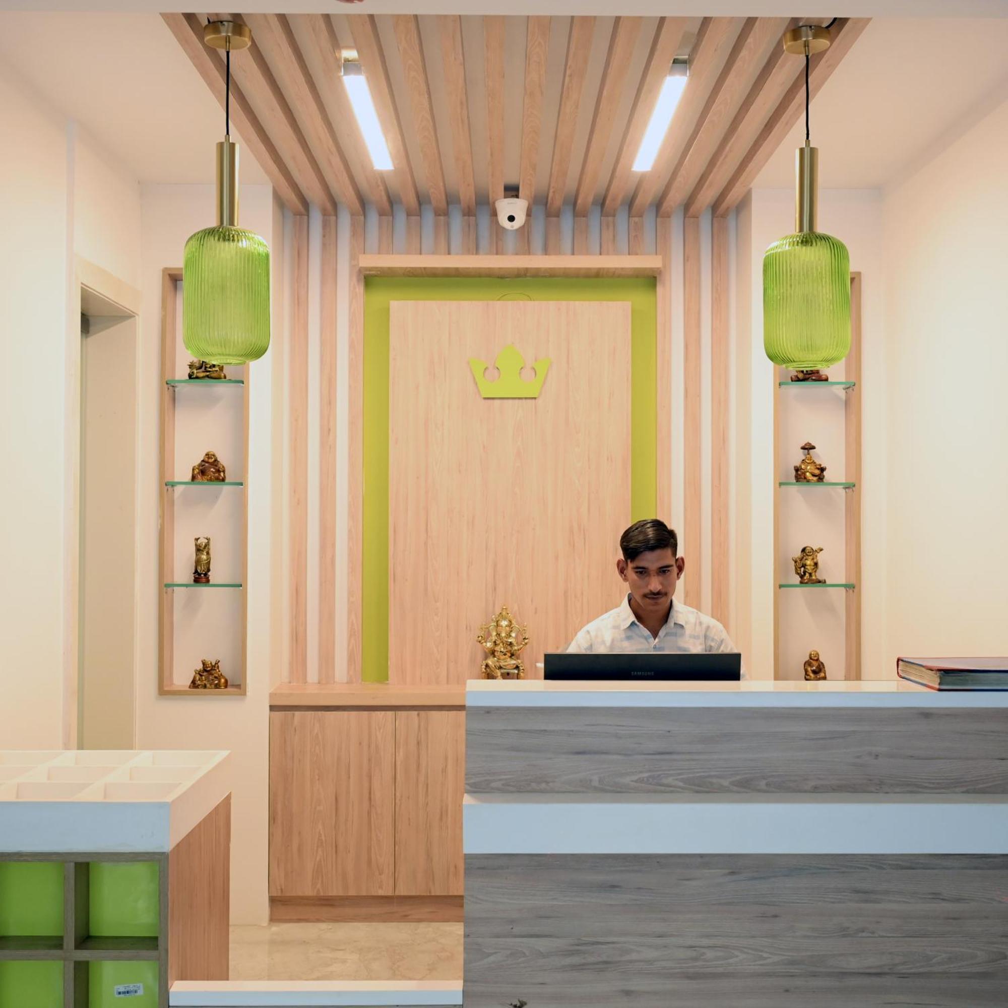 Hotel Le Roi Express Karol Bagh Delhi  Ngoại thất bức ảnh